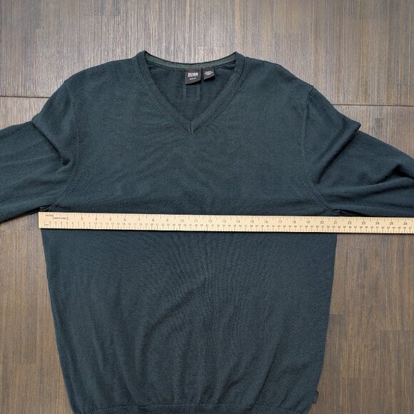 Hugo Boss | Men's XL Dark Green V-Neck Sweater - Picture 6 of 6